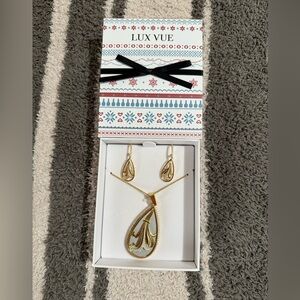 NEW Diamonique LUX VUE Magnifying Glass Necklace & Earring Set *PEAR SHAPED*